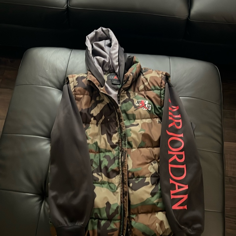 kids L Camo Nike Air Jordan puff jacket